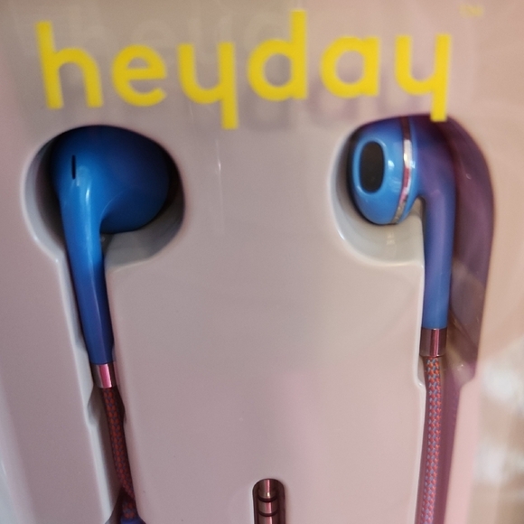 Heyday Stylish Blue Wired Earbuds - Picture 2 of 5
